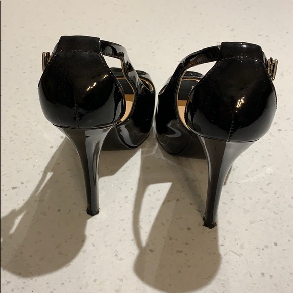 Guess black patent leather peep to size 9 - Picture 2 of 6